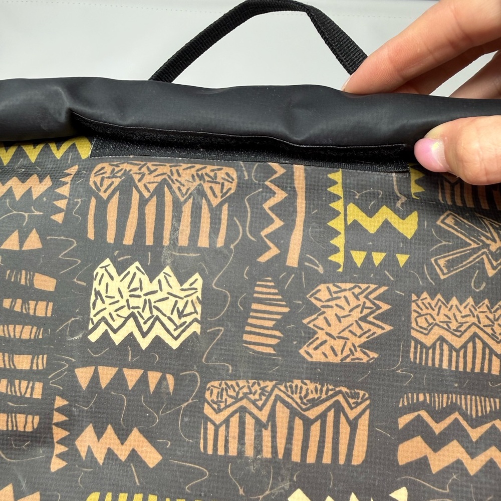 Local Motion Hawai’i Black and Brown Patterned Waterproof Bag - Picture 10 of 15
